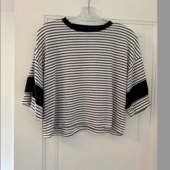 Sundry - Short-Sleeve Linen Boxy Blocked Tee - Picture 3 of 3